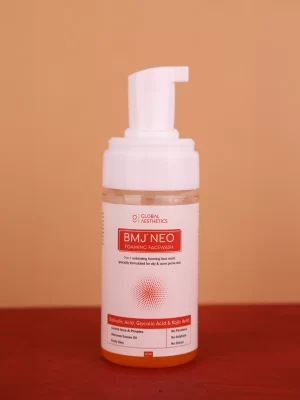 ✨ BMJ Neo Foaming Face Wash is a gentle yet effective cleanser with Salicylic Acid, Glycolic Acid, and Kojic Acid. It helps unclog pores, control oil, exfoliate dead skin cells, and brighten the skin—leaving your face clean, smooth, and refreshed. Ideal for oily and acne-prone skin. 🧼🌿