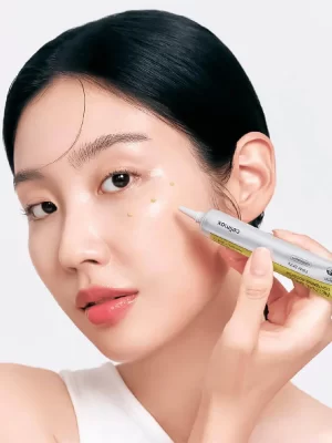 A high-performance K-Beauty treatment powered by 0.1% Retinal and 3% Matrixyl. This "booster shot" uses micro-delivery technology to penetrate deep into pores, visibly reducing wrinkles, tightening sagging skin, and refining enlarged pores.